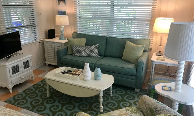 Old Naples Cottage | Dover Cottage 'Guest House' In Olde Naples