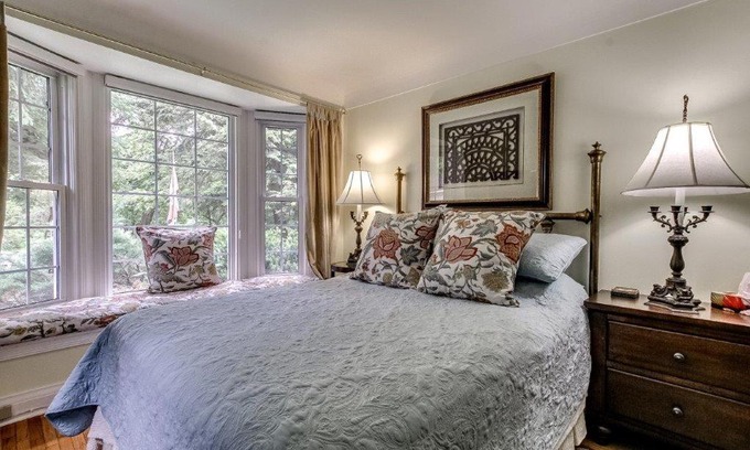 Port Dover Bed & Breakfast | Dover House B&B