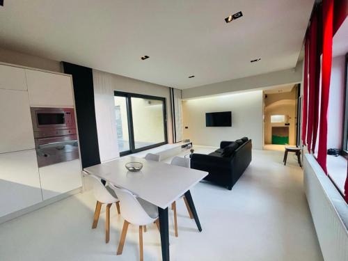 Quartier des Quais - Kaaienwijk Apartment | Down Town Penthouse with Private Parking