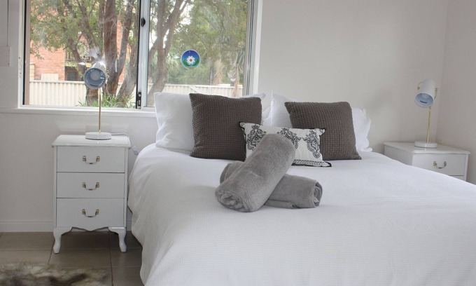 Spalding Apartment | Downstairs at Green: Executive apartment.