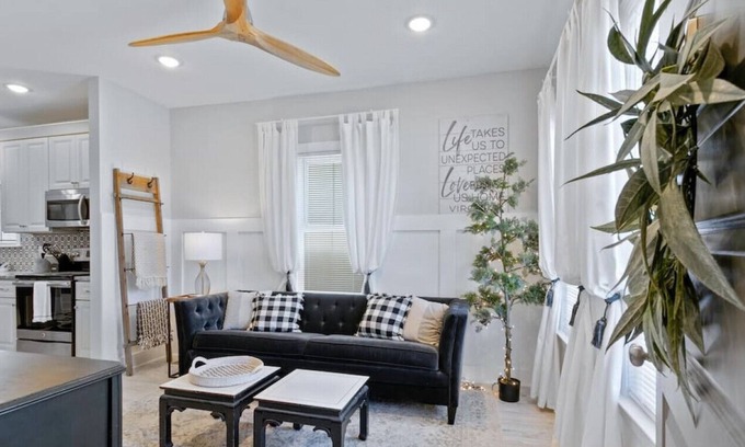 Downtown Apartment | Downtown 1/1 for Traveling Workers