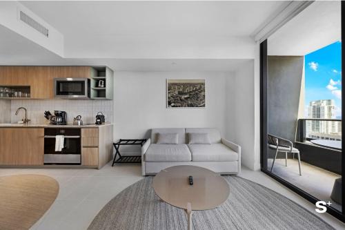 Downtown Miami Apartment | Downtown 1-BD Condo - City Views, Gym, Spa & Wellness