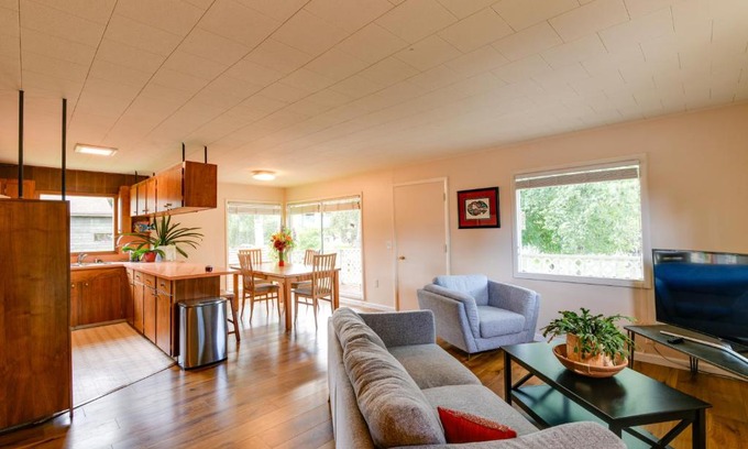 Downtown Anchorage House | Downtown Anchorage Vacation Rental with Garden Views
