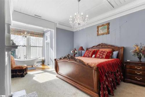 Anderson House | Downtown Anderson Stay, King Bed with Charm