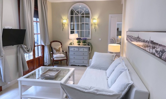 Santa Cruz Apartment | Downtown apartment, Cathedral area