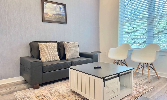 Old Fourth Ward Apartment | Downtown ATL1B1B Free Street Parking
