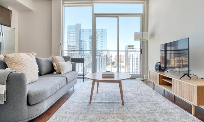 Waller Creek District Apartment | Downtown Austin 1br w gym pool wd nr Capitol ATX-165