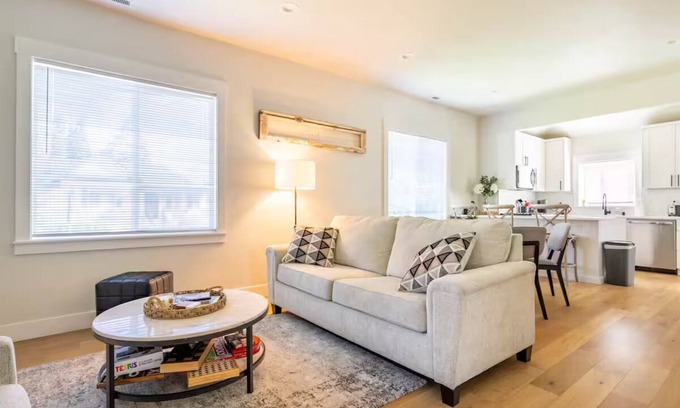 Hough House | Downtown Charm Meets Waterfront Walk to Everything