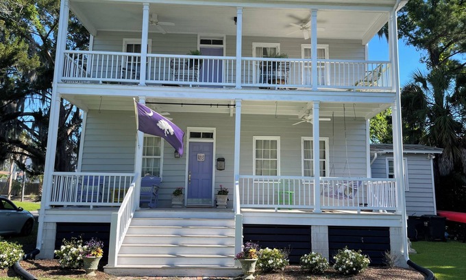 The Point House | Downtown Charm. Walk to Everything. Pet Welcome!