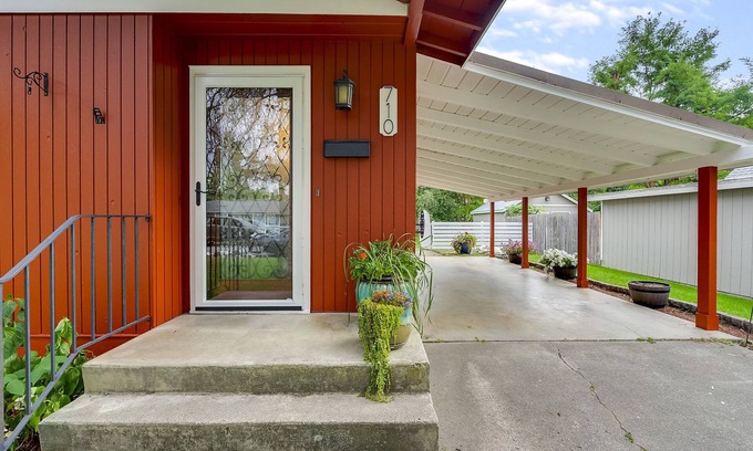 Coeur d'Alene House | Downtown Coeur d'Alene Charmer