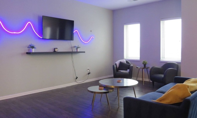 Midtown - Westport Condo | Downtown Condo 2 bed 2 bath + Private Balcony