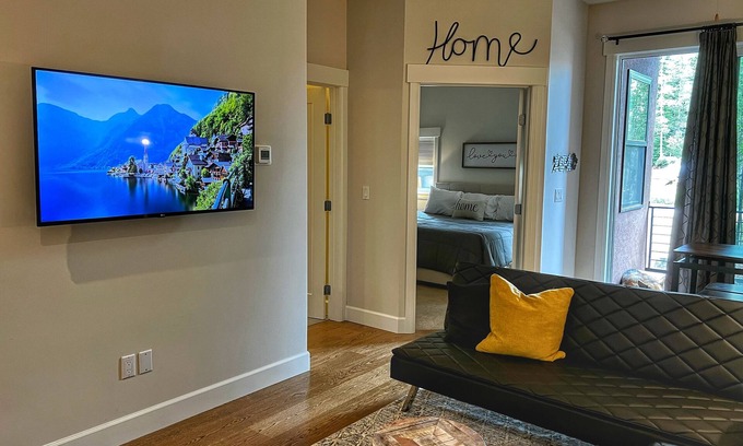 Grand Lake Condo | Downtown condo short walk to lake, patio and awesome common area