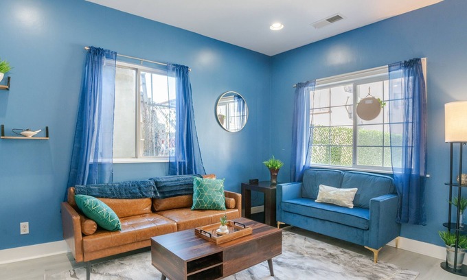 Mosswood Cottage | Downtown Cottage, Off-street parking, dog friendly