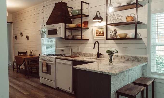 Downtown House | Downtown Cottage