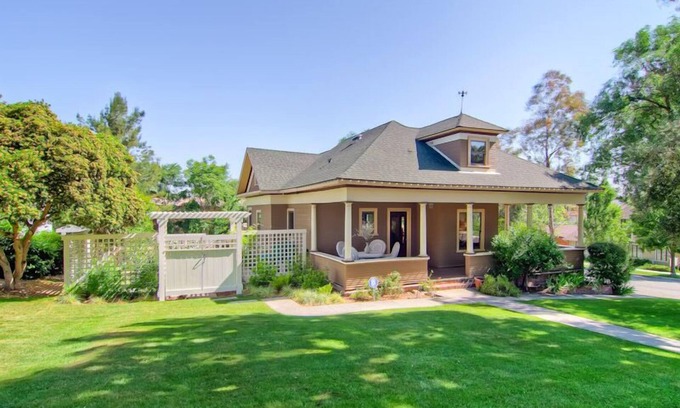 Paso Robles House | Downtown Diggs-Dig into Expansive luxury in Downtown Paso Robles- New Spa!