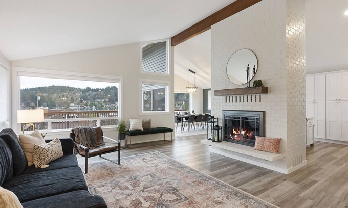 Gig Harbor House | Downtown Harbor Home with Views & Room for All!