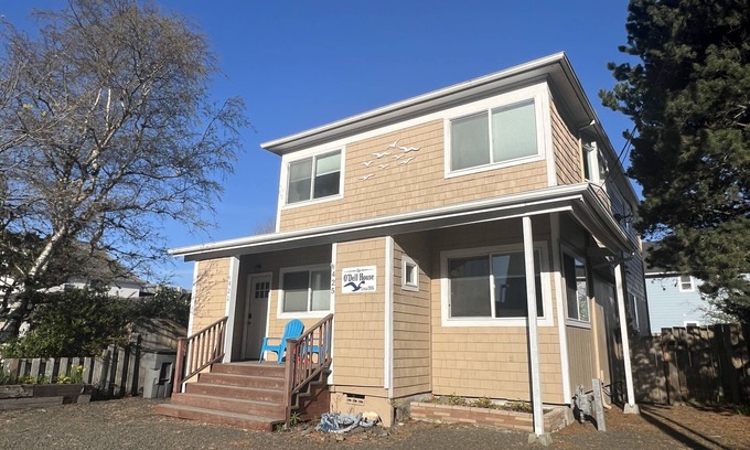Seaside House | Downtown Just Steps to Beach Near the Turnaround; Ground Floor