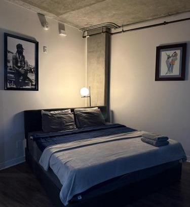 Downtown Los Angeles Apartment | Downtown LA Loft OASIS Artsy Central Located