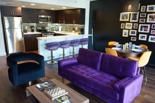 Los Angeles Apartment | Downtown LA - Mamba Suite - Free Indoor Parking!