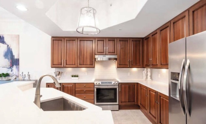 Royal Harbor Condo | Downtown Location! Naples Bay Resort - Amenities!