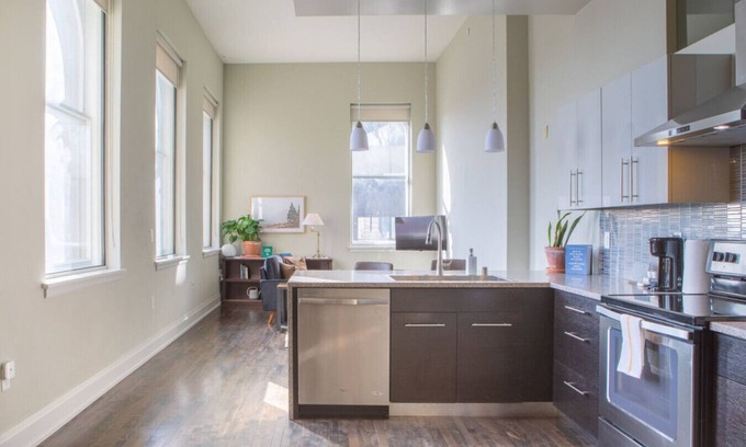 East Town Apartment | Downtown Luxury 1BR Loft