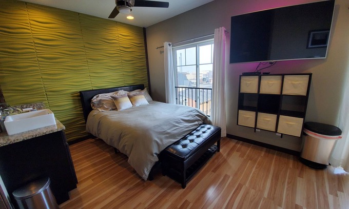 Columbia Apartment | Downtown Luxury Suite