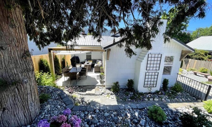 Wapato Point House | Downtown Manson convenient cottage 3BR/ 2BA.