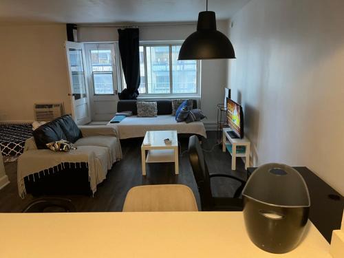 Shaughnessy Village Apartment | downtown Montreal