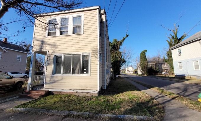 Olde Huntersville House | Downtown Norfolk private room D1