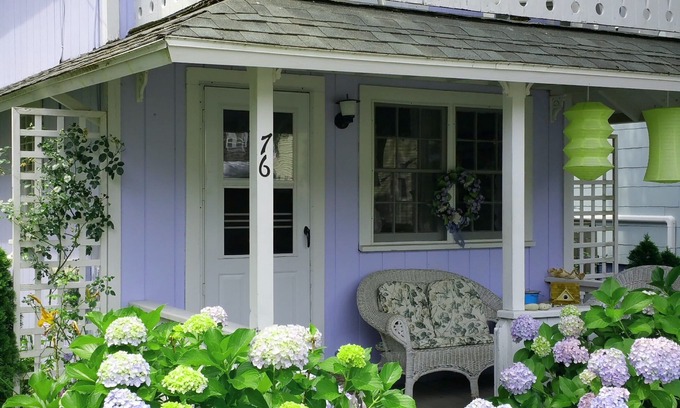 Oak Bluffs House | Downtown Oak Bluffs, short walk to beach & town
