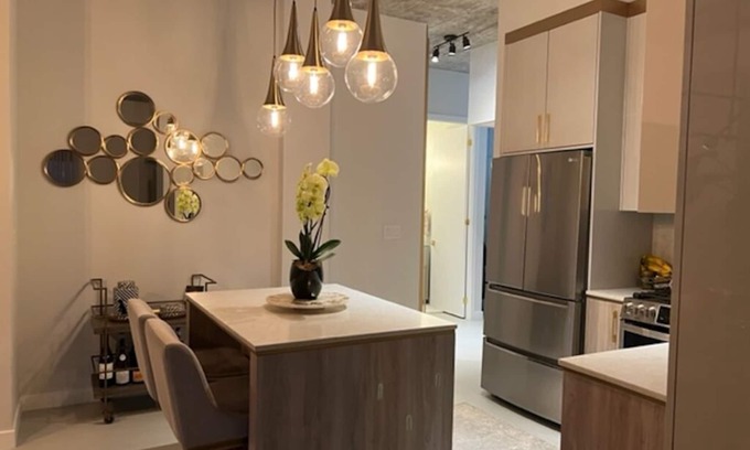Fashion District Condo | Downtown oasis in the heart of Toronto! Perfect location to explore and enjoy!