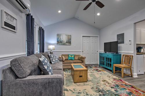 Biloxi Apartment | Downtown Ocean Springs Retreat 1 Mi to Beach!
