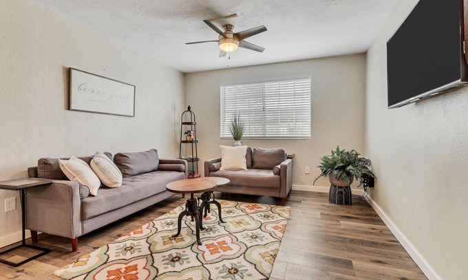 Orem South Condo | Downtown Orem Condo/30 Minutes to Sundance Resort/5 Minutes to UVU