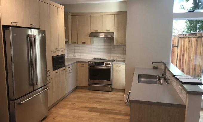 University South Apartment | Downtown Palo Alto Luxury Living