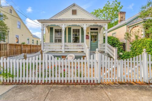 Seville Historic District House | Downtown Pensacola Historic Getaway
