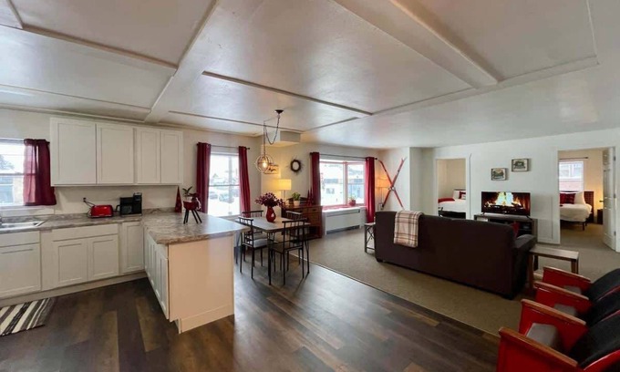 Ironwood Condo | Downtown "Red Room" at Villages on Aurora