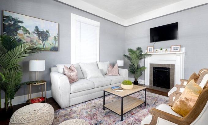 Columbus House | Downtown, Single Story & WD, Updated