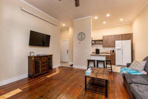 Spearfish Apartment | Downtown Spearfish Loft West
