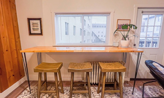 Downtown Juneau Apartment | Downtown Studio apartment with queen sized bunk beds.