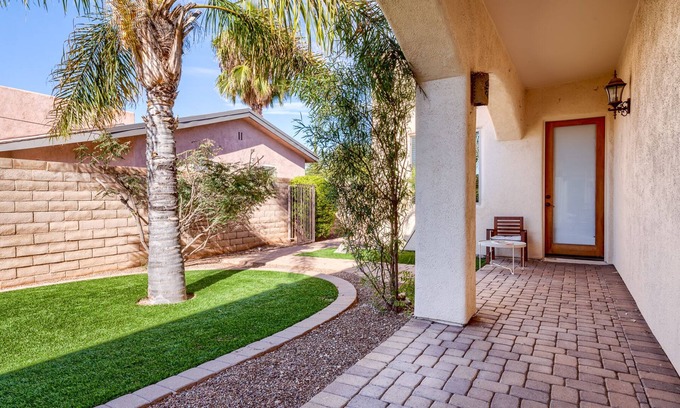 El Montevideo Apartment | Downtown Tucson Private Studio Stay Near Mall UofA Mall Restaurants Shops Movies