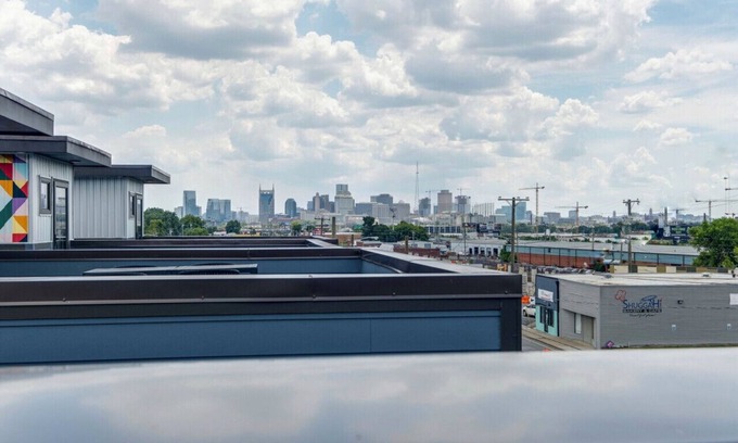 Cleveland Park House | Downtown Views w/Rooftop Deck! 6min to Broadway!