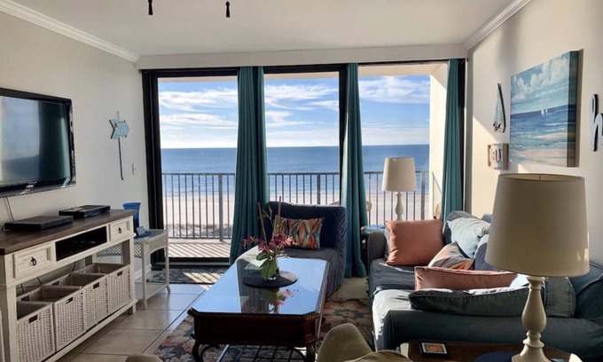 Gulf Shores Condo | Downtown, walk to the Hangout/Beachfront Condo with Pool & Amazing View