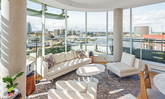 Downtown Victoria Condo | Downtown Waterfront Janion Penthouse with 270° harbour views & free parking