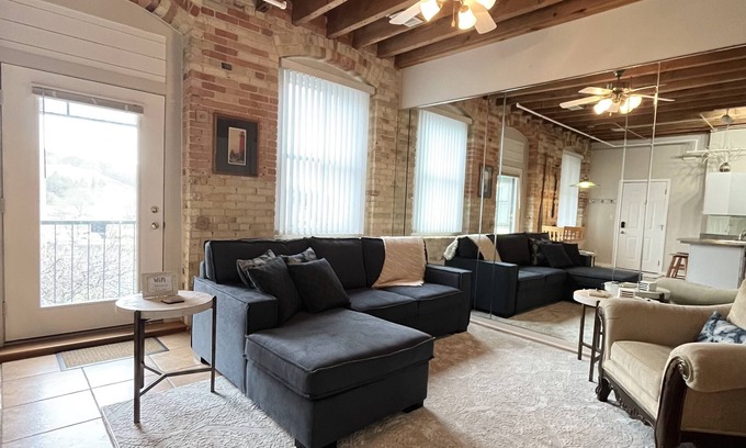Grand Haven Condo | Downtown Waterfront! Cozy Space in the heart of Grand Haven!