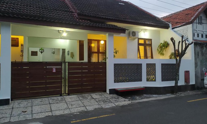 Central Yogyakarta House | Dragon Huis