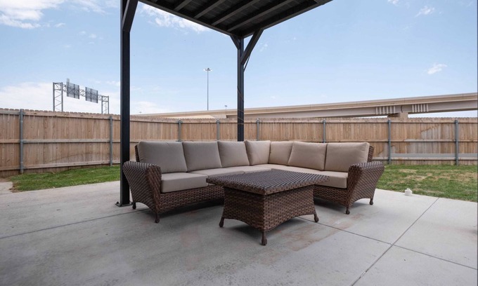 Amarillo Apartment | Dragon on Taylor St S