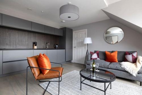 New Town Apartment | Dragon Suites - City Centre Castle View 1 Bed Apartment