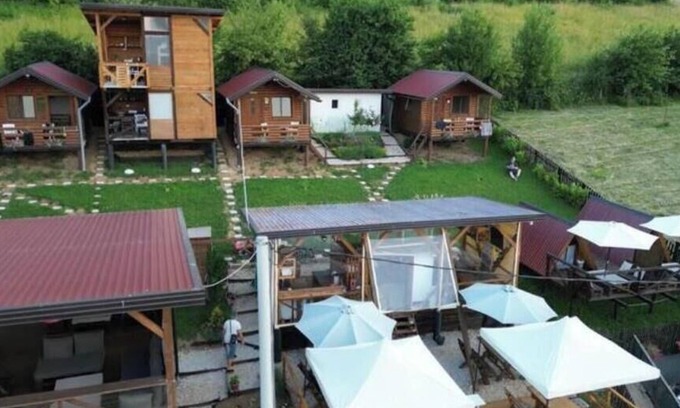 Visoko Apartment | Dragon Tent Bos pyramid glamping