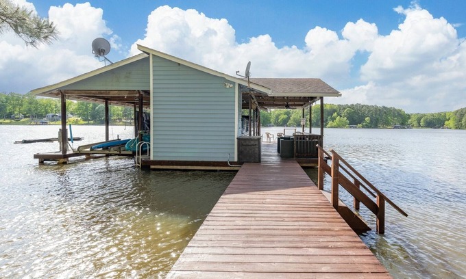 Wise House | Dragonfly Cottage at Lake Gaston