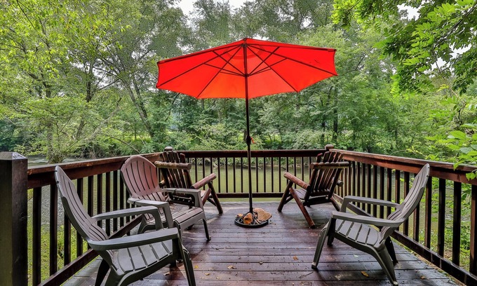 Ellijay Cabin | Dragonfly on the Cartecay River 2BR 2 BA Cabin